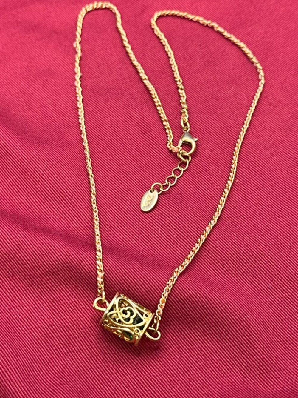 Zara Barrel Necklace w/Green Bead in Cage